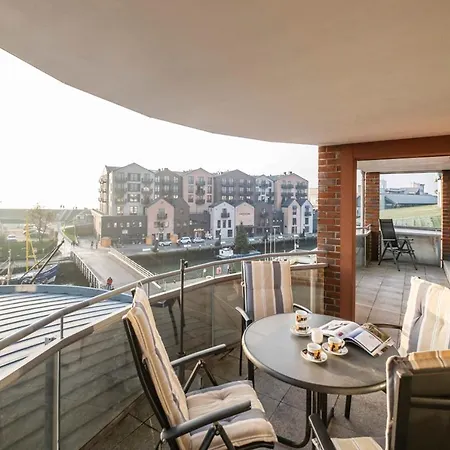 Haus Ankerplatz 3 6 アパート ビューズム