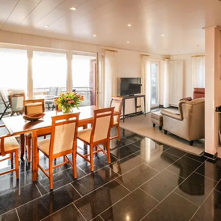 Haus Ankerplatz 3 6 アパート *