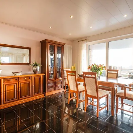 Haus Ankerplatz 3 6 アパート *